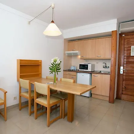 Apartment Hobby Club *